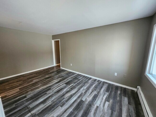 Photo - 2 Reading Crescent Unit 5