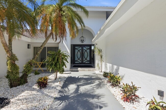 Photo - 12725 Kingsway Rd