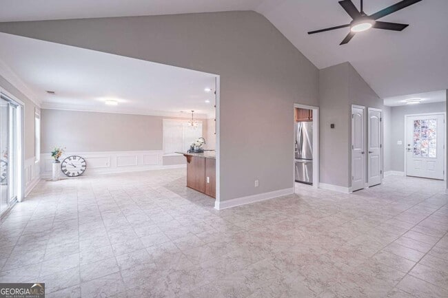 Photo - 5660 Crest Hill Dr NE