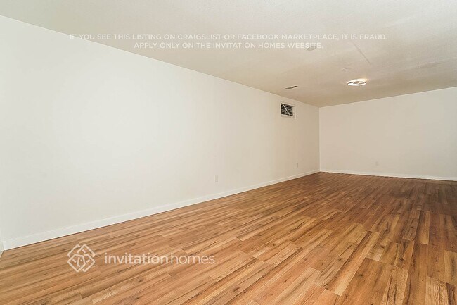 Photo - 2892 S Mobile St