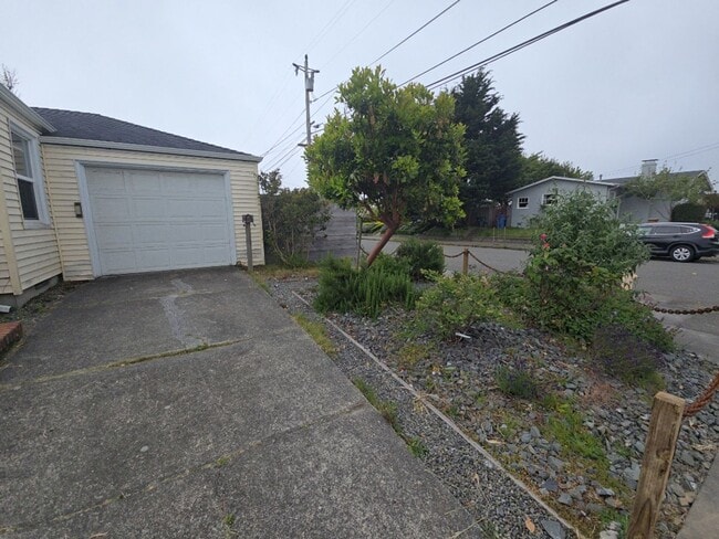 Photo - Beautifully designed 2BD/1BA home located near Henderson Center!