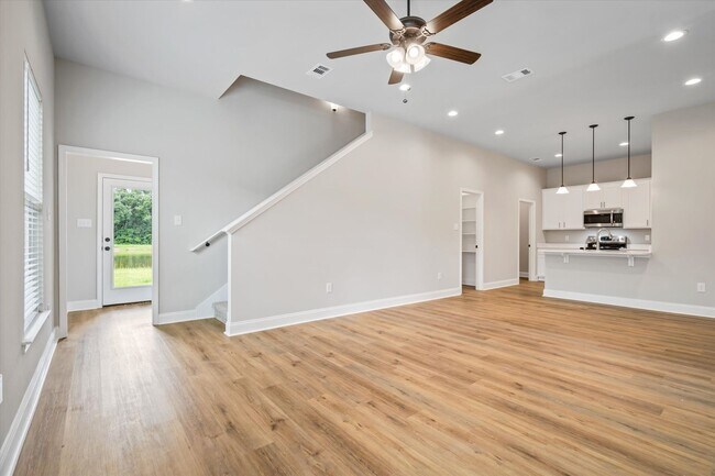 Photo - GREAT LOCATION IN CYPRESS GATES COMMUNITY