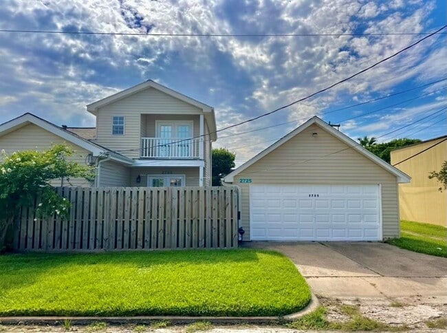 Building Photo - 2725 42nd St Rental