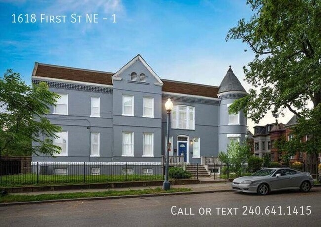 Building Photo - 1618 1st St NE Unit 1
