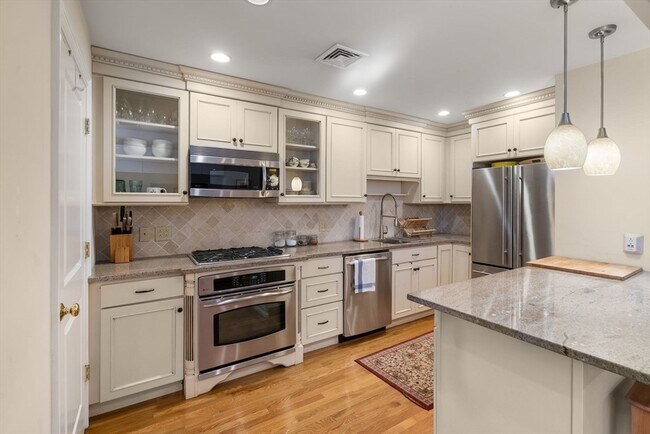 Photo - 299 Marlborough St Unidad 1