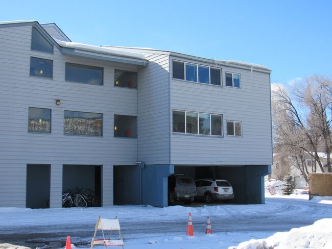 Photo - 1135 Florida Road Apartments Unit A-25