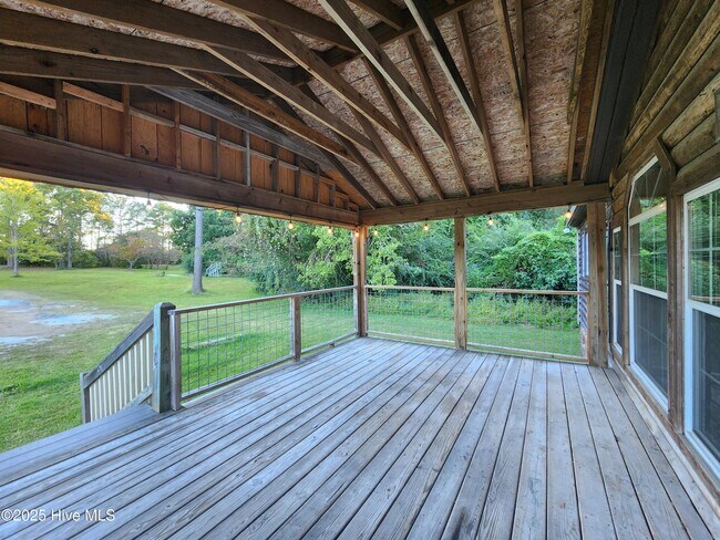 Photo - 118 April Ln