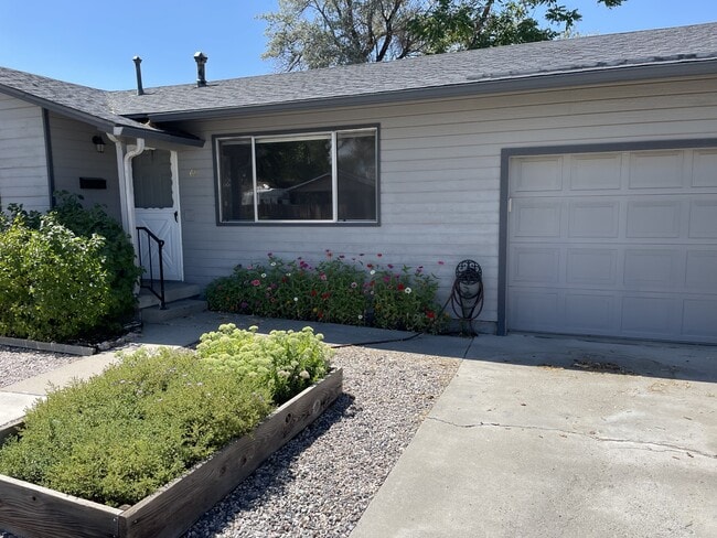 Photo - 69 N Allen St