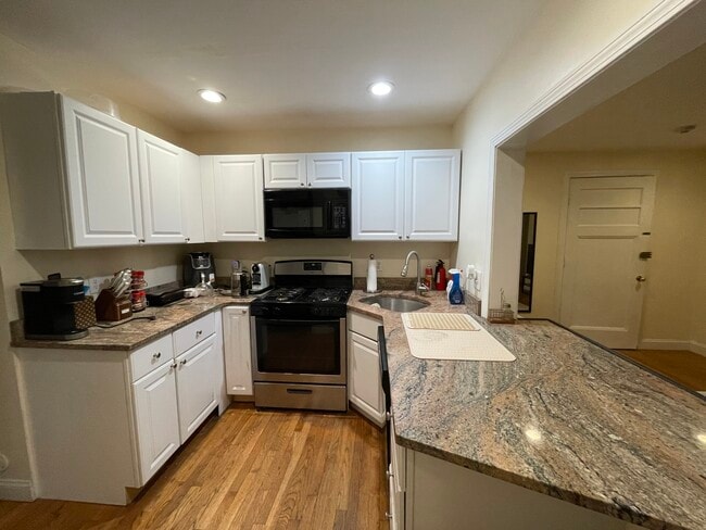 Photo - 62 Egmont St Apartments Unit 3