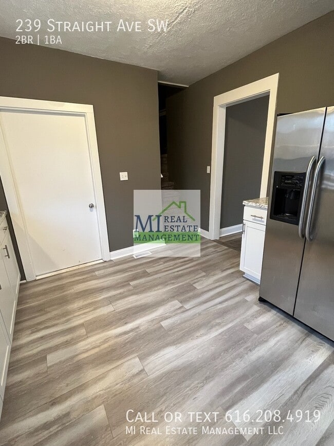 Photo - 239 Straight Ave SW