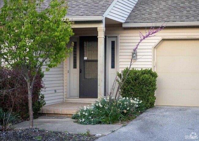Building Photo - 2202 E Cape Cod Dr Rental