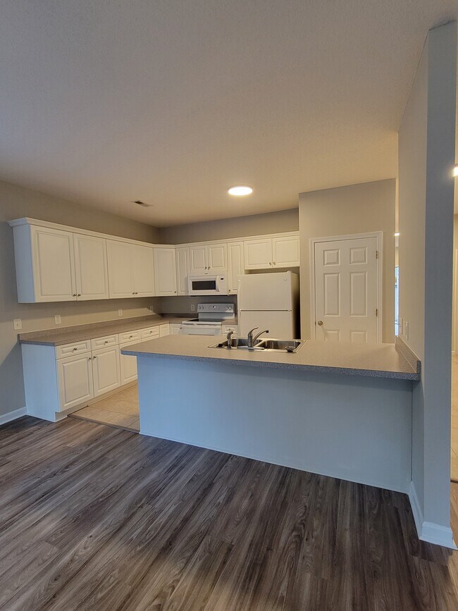 Abingdon Square Townhomes and Apartments Pinehurst, NC