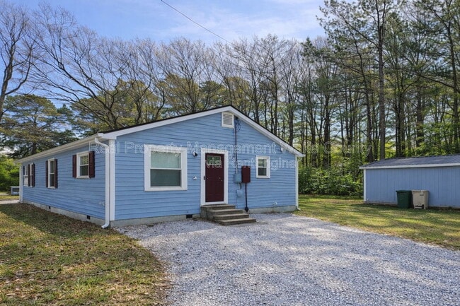 Building Photo - 1505 Axum Rd