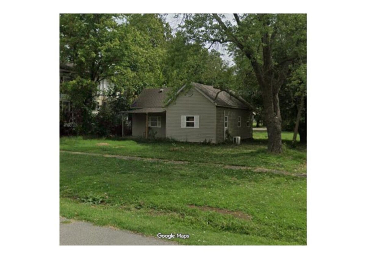 Photo - 2 Bedroom Home — Available December 29 in Columbus, KS!