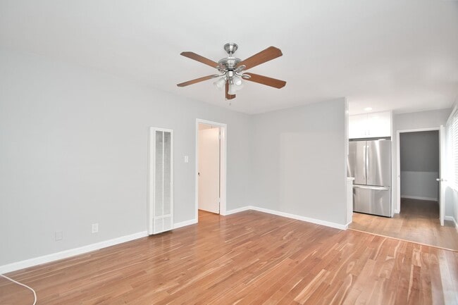 Photo - r221 39th Unit 221