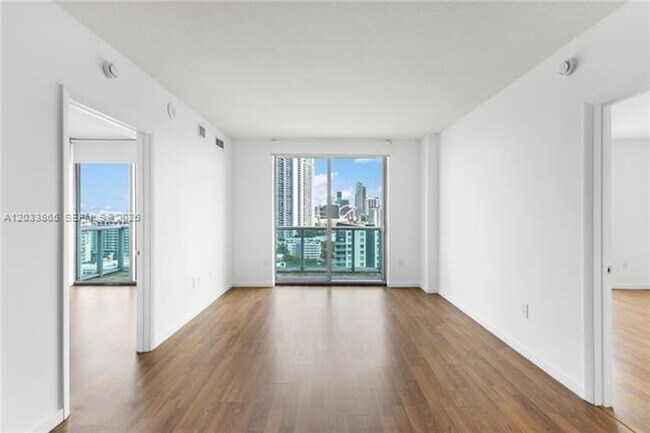 Building Photo - 333 NE 24th St Unit 333 NE 24th St # 1712