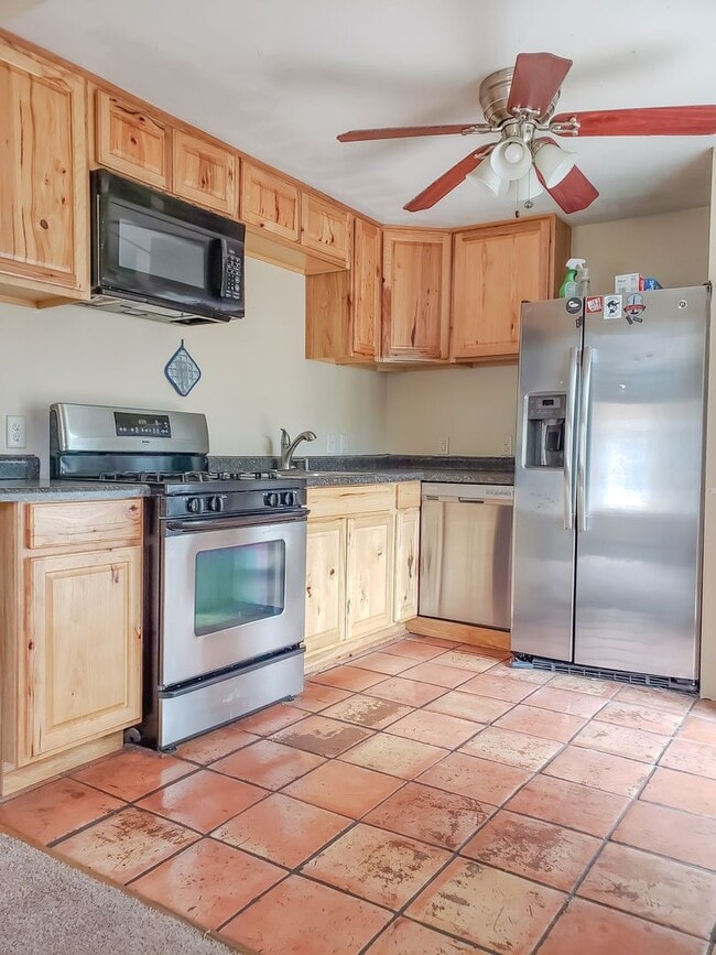 Building Photo - 2721 Fremont Ave S Unit #2