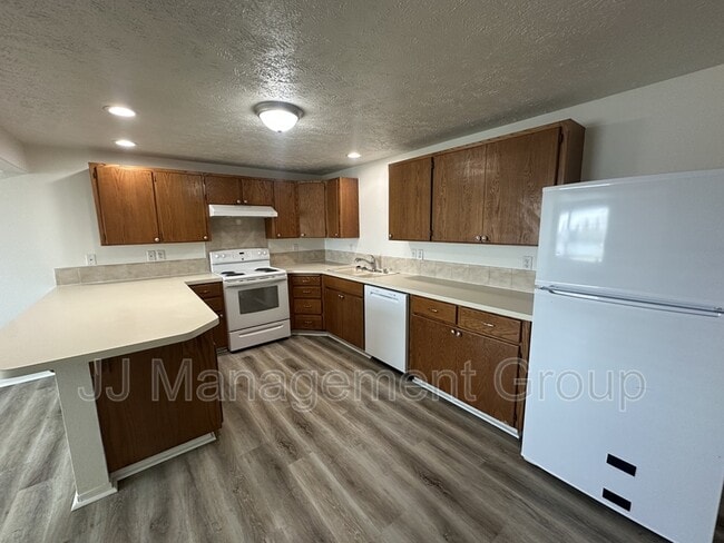 Photo - 1207 2nd St Unit Webster Apartments