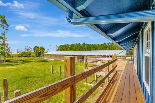 Photo - 18301 Murray Ln