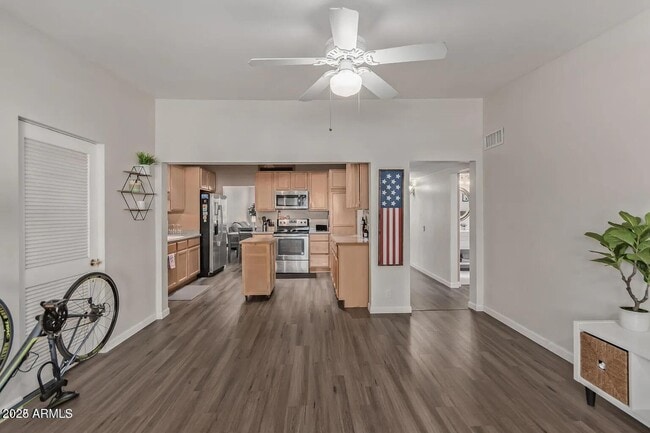 Building Photo - 6108 N 12th Pl Unit 6