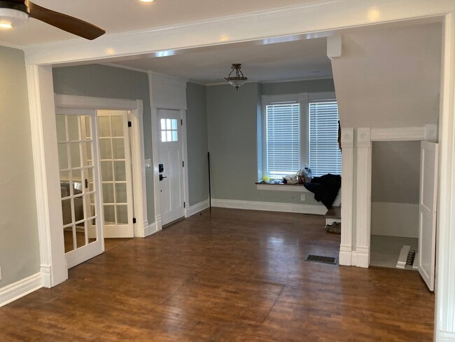 Photo - 324 E Commercial St