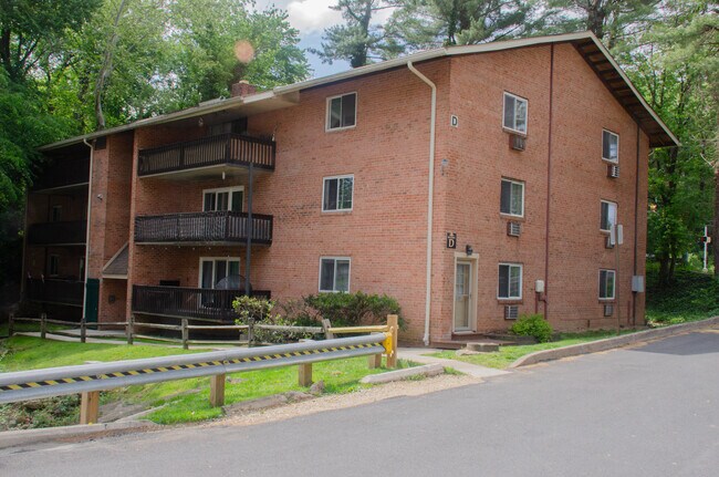Hollow Run Apartments