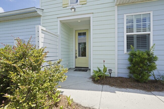 Photo - "Charming 2-Bedroom Retreat with 2 Baths and Den - 1558 Sq. Ft. of Comfort in Latitude Margaritav...