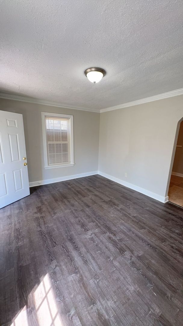 Photo - Charming 1 bedroom 1 bathroom Duplex - 1/2...