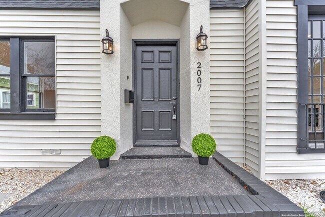 Photo - 2007 W Magnolia Ave