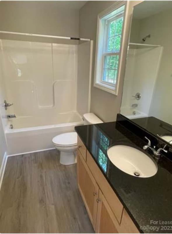 Photo - 562 Kirk St Unidad 562 Kirk Street