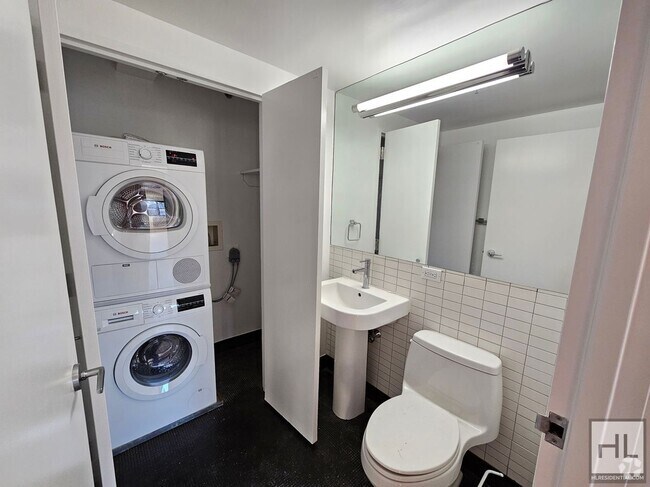 Building Photo - Luxury 1 Bed, 1.5 Bath on 23rd Floor in Mu... Unit 23B Rental