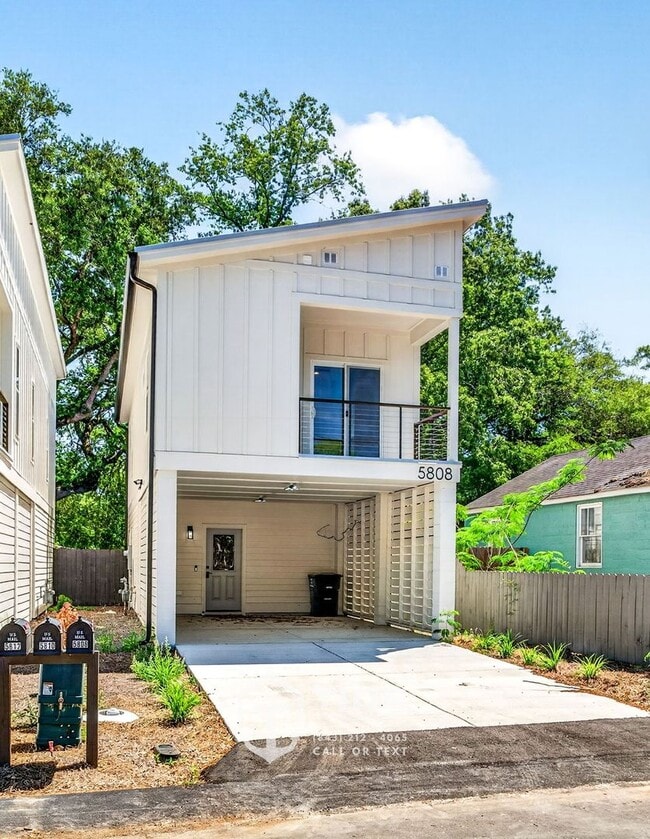 Photo - Modern Hanahan Living Near Park Circle