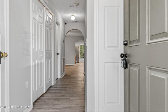 Photo - 11816 Lake Bend Cir