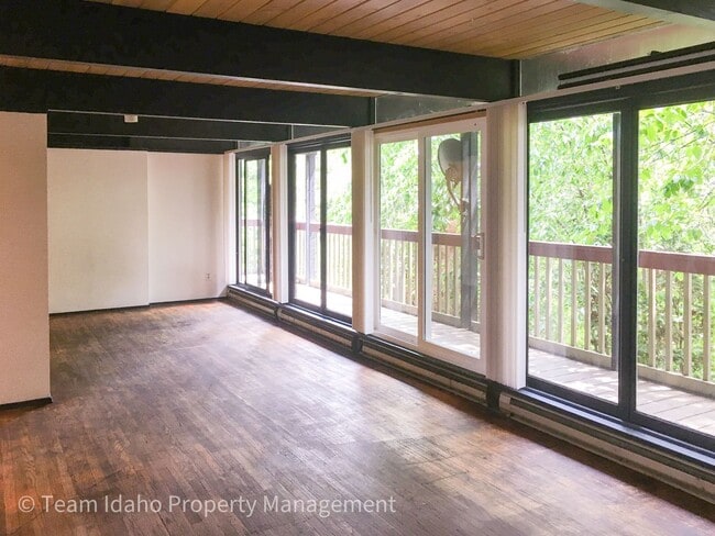 Photo - Taylor Ave Tri-Plex Unit 321