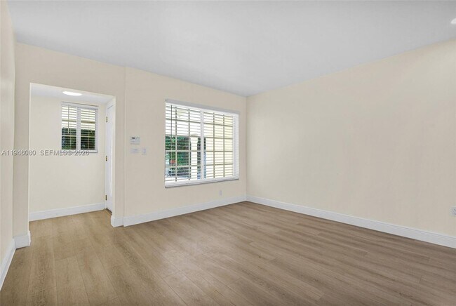 Photo - 5781 SW 25th St