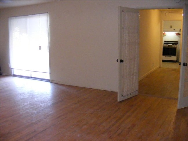 Bonus room w/outside entrance