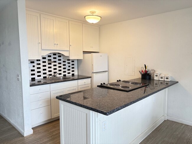 Building Photo - Two Bedroom Makaha Valley Plantation Unit 185A