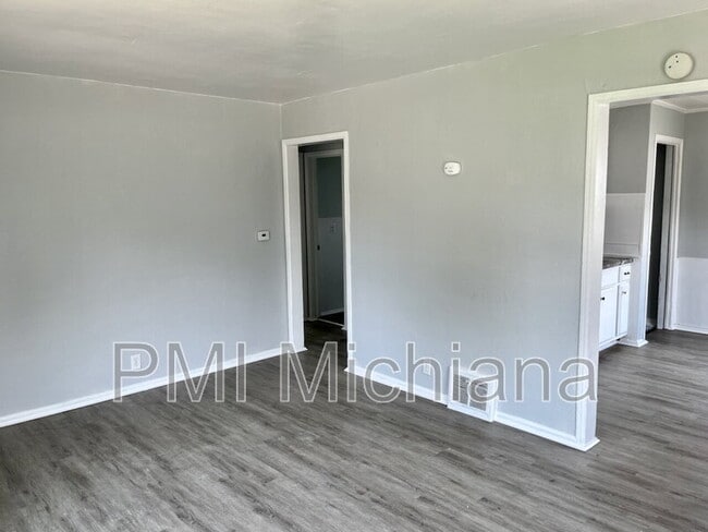 Photo - 230 N Albert Ave