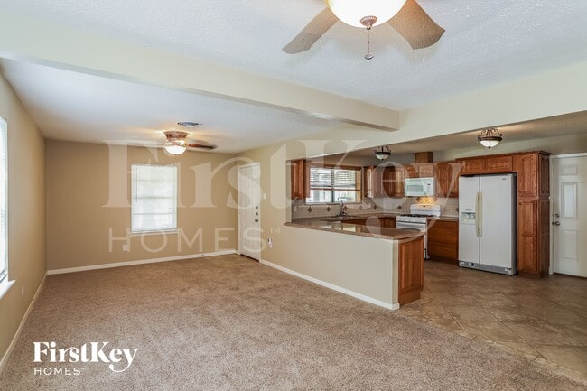 Photo - 813 Luella Ave