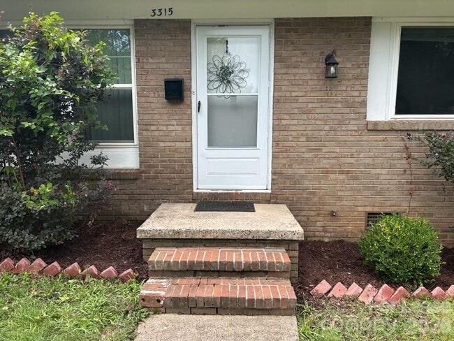Photo - 3315 Erskine Dr