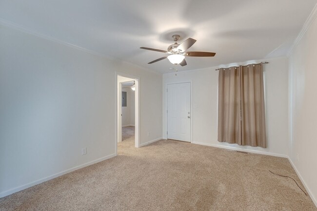 Photo - 906 Woodside St