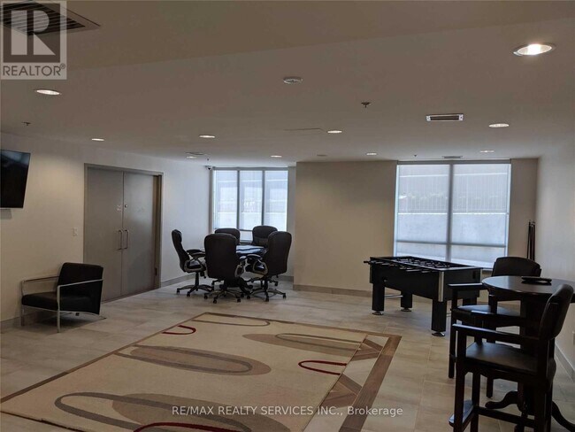 Photo - 812 Lansdowne Ave Unit 319