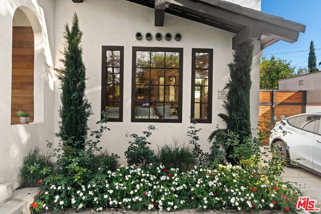 Photo - 358 N Bronson Ave