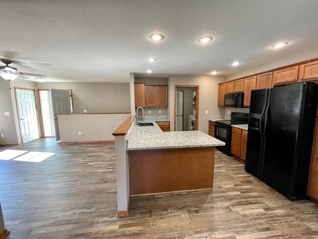 Photo - 738 NE Spring St