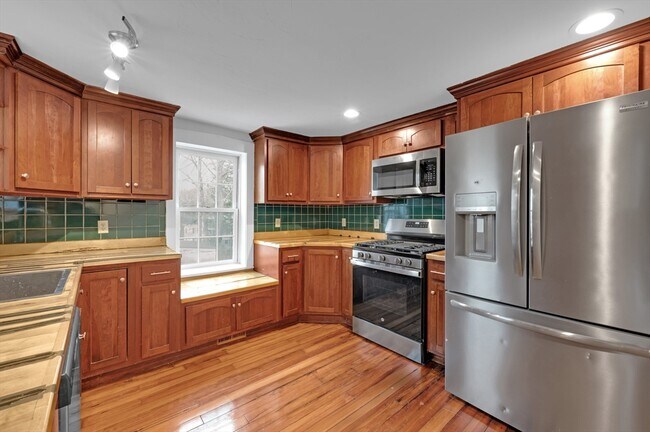 Photo - 22 School St