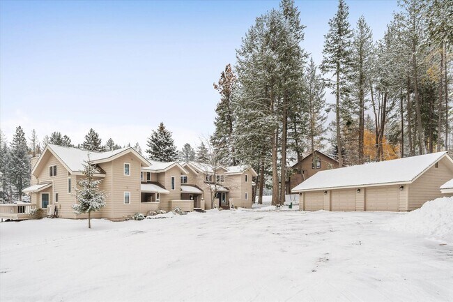 Photo - Beautiful Townhome on Golf Course!