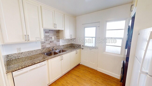 Photo - 427 20th St