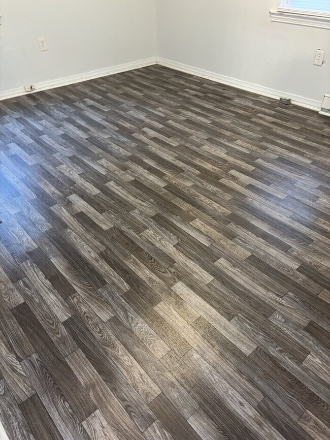 Photo - 501 Casey St