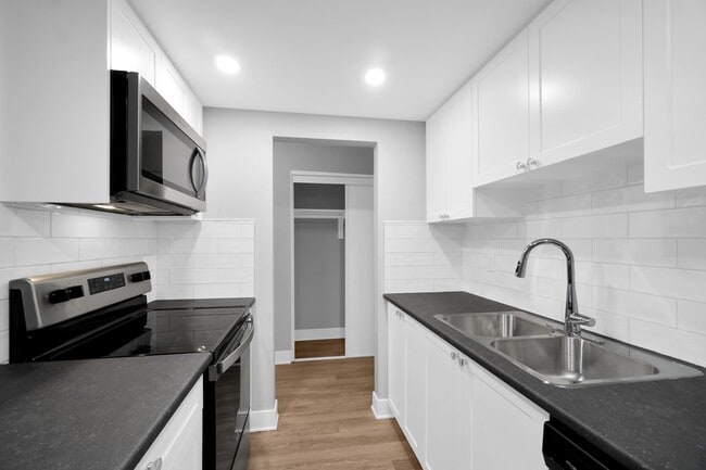 Photo - Renaissance on Shaw