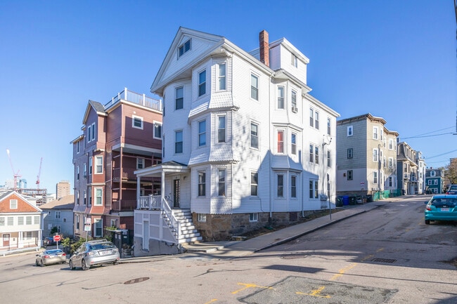 Building Photo - 8 Sunset St Unit 4